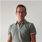 Diseñador en Comunicación Visual con más de 20 años de experiencia en diseño, marketing en redes sociales y comunicación